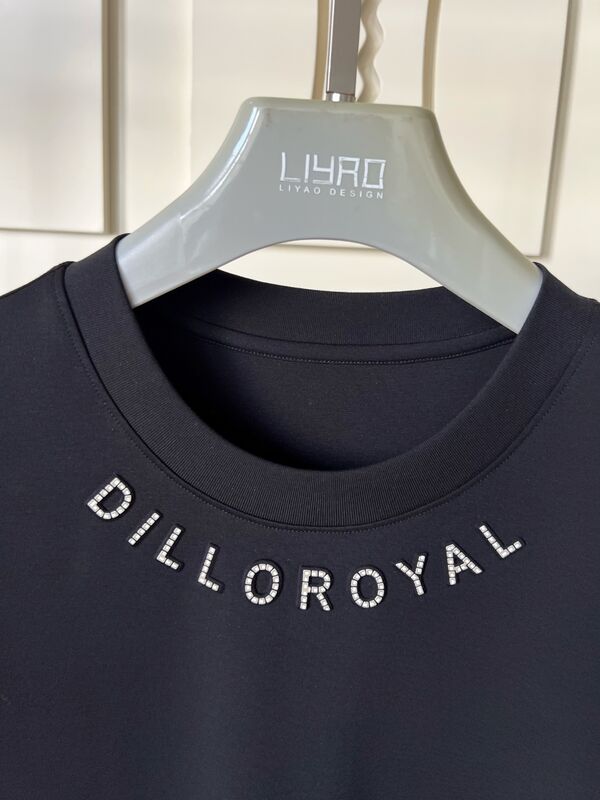 Т-шорты для экипажа. Логотип и графический дизайн из резинового камня.