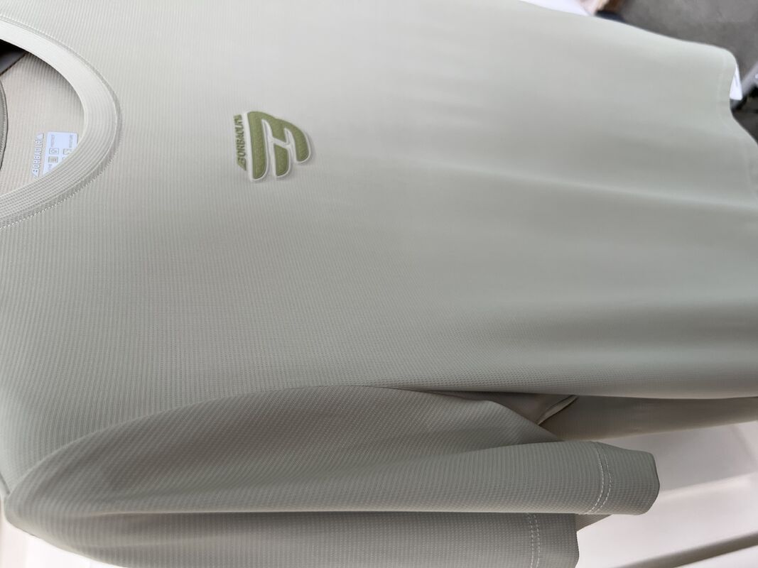 Мужской спортивный костюм оливкового цвета - футболка с коротким рукавом и брюки, дышащая ткань, мужская футболка