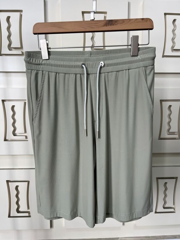 Мужские высококачественные фитнес шорты для бега Дыхательный материал для быстрого сушки Длина колена Летняя спина карманный карманный простой дизайн